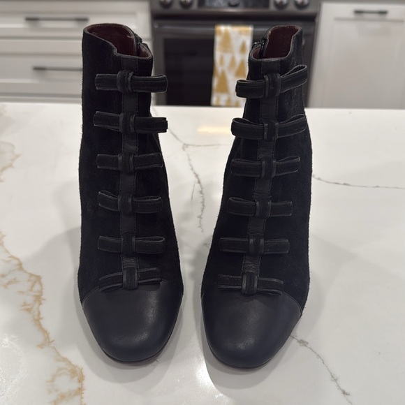 See by Chloé Women's Gisel Bow Almond Toe Suede High-Heel Booties - Picture 7 of 13